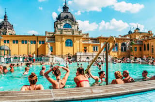 Budapest: biglietti per i Bagni Széchenyi con upgrade opzionali