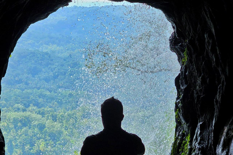 Kandy: Temple of Tooth, Train Ride, & Cave Waterfall Tour