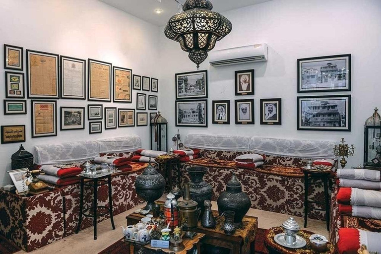 Tour privado de día completo por Yeda: de Al Balad a la CornicheExcursión privada de día completo a Yeda: de Al Balad a la Corniche