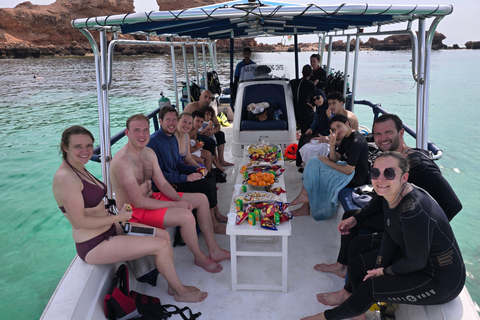 Passeios de mergulho com snorkel nas ilhas DaymaniyatExcursões de mergulho com snorkel para as ilhas Daymaniyat