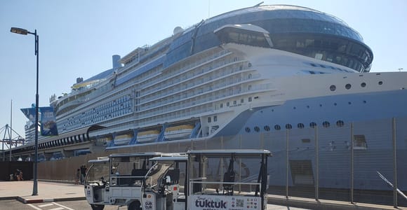 Malaga Cruise Port: Tuk-tuk Tours from Your Cruise Ship.
