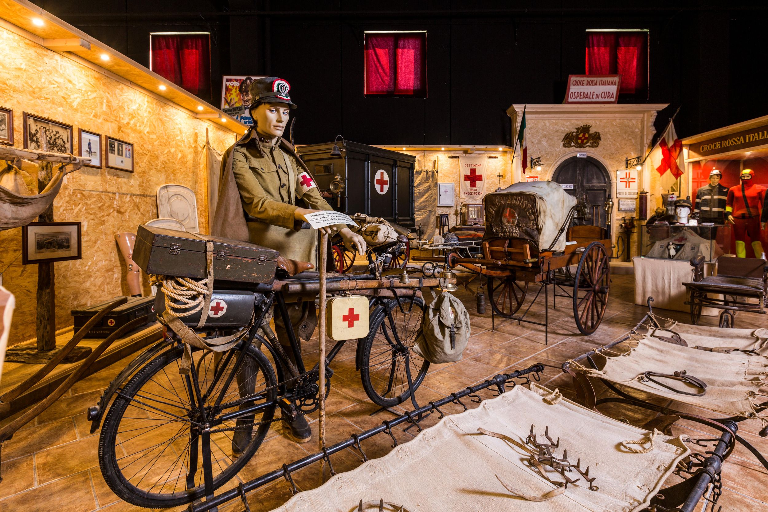 Erlebe das Historische Museum der Feuerwehr und des Italienischen Roten Kreuzes