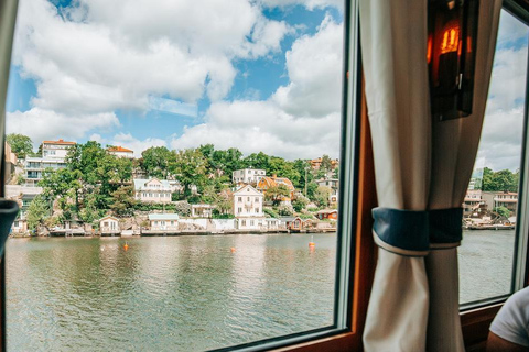 Stockholm: Drottningholm - Lunch Cruise (round trip)