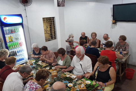 Tour gastronômico de rua em Hue: Você pode saborear os sabores locais com um guia local