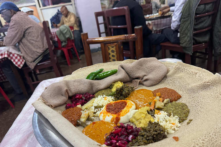 Addis Abeba: Töpferwaren, Markt und Kaffee-Tour mit MittagessenAddis Abeba: Töpfer-, Markt- und Kaffeetour mit Mittagessen