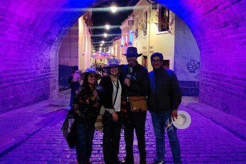 Quito: Night Tour with Empanadas, HotChocolate, and Canelazo