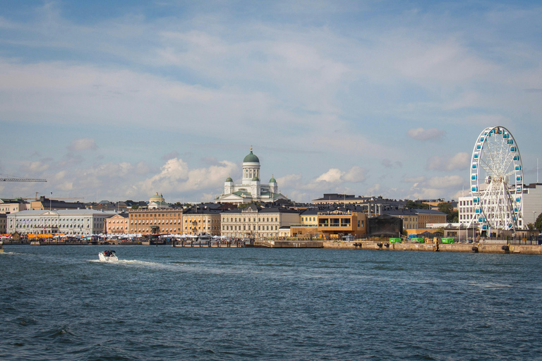 Helsinki: Private Boat Tour with Local Captain