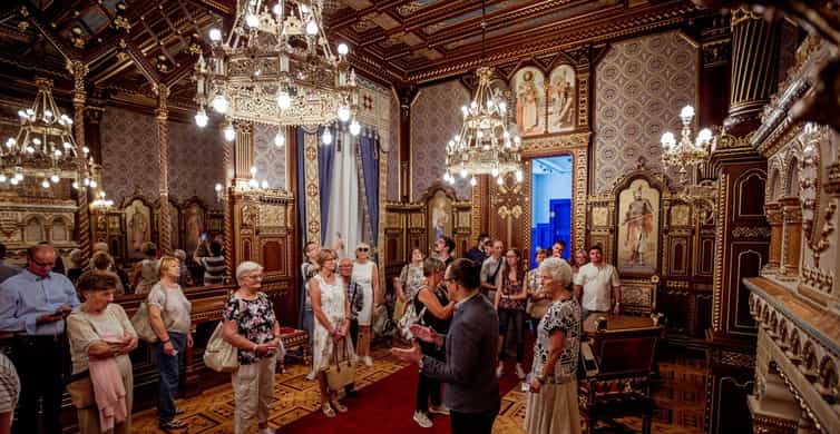 Budapest: Buda Castle Walk with Saint Stephen's Hall photo 6