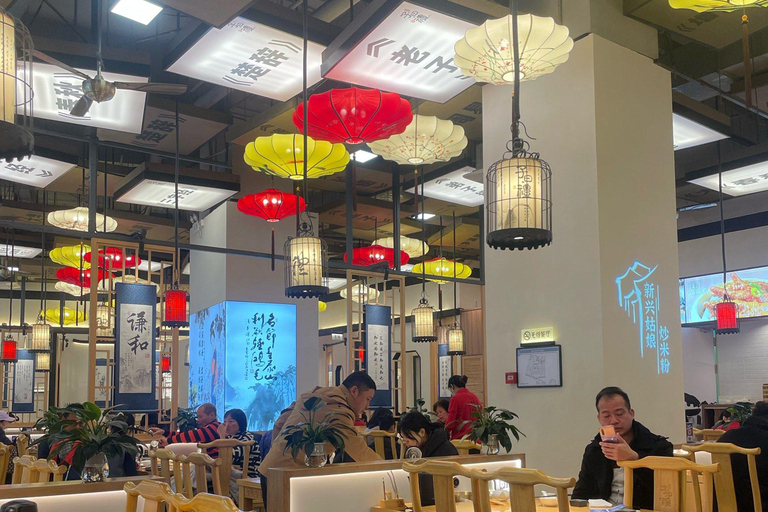 Guangzhou: Dried Seafood Market & Yum Cha Experience