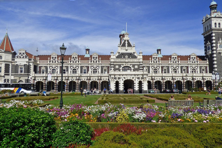 From Port Chalmers: Castle, Coast & City Tour From Port Chalmers: Dunedin City Tour with Larnach Castle