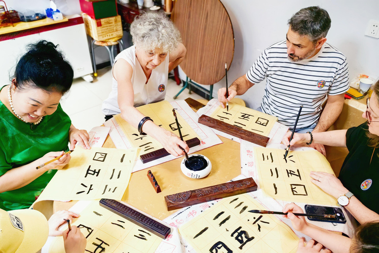 Beijing: Hutong & Wet Market Walking Tour Local Wet Market with Hutong Paper-Cutting/Calligraphy