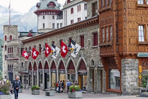 De Milan: excursion d'une journée en train au lac de Côme, à Saint-Moritz et à la BerninaDépart de l'arrêt de bus de la gare centrale