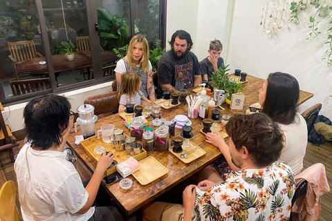 Da Nang: Hands-On Vietnamese Coffee Class with Local Host
