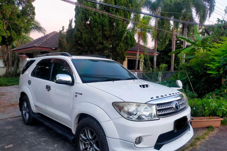 Private car with Driver: Chiang Mai to/From Chiang Rai