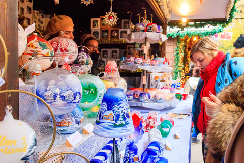 Montreux Noël Walk - Private Christmas Tour + Glühwein Mug French Guided Tour