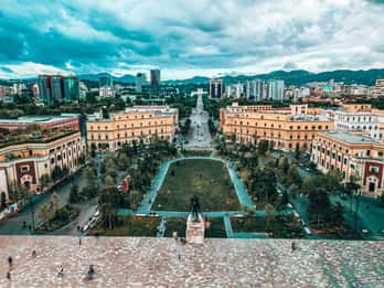 Zwiedzanie miasta Tirana pieszo, jego historii i zabytków.