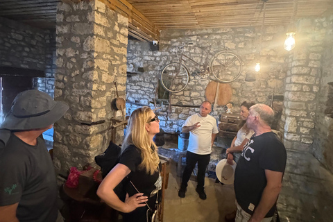 一日游：联合国教科文组织世界遗产城市贝拉特和传统午餐私人一日游：联合国教科文组织城市贝拉特和传统午餐