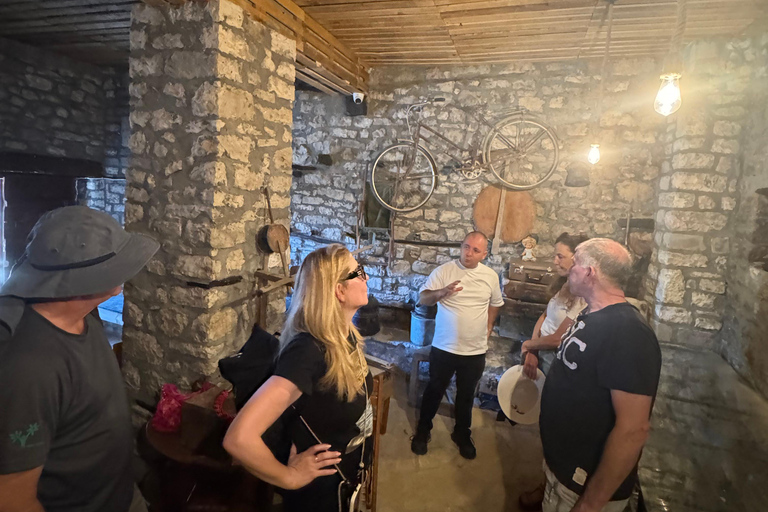 一日游：联合国教科文组织世界遗产城市贝拉特和传统午餐私人一日游：联合国教科文组织城市贝拉特和传统午餐