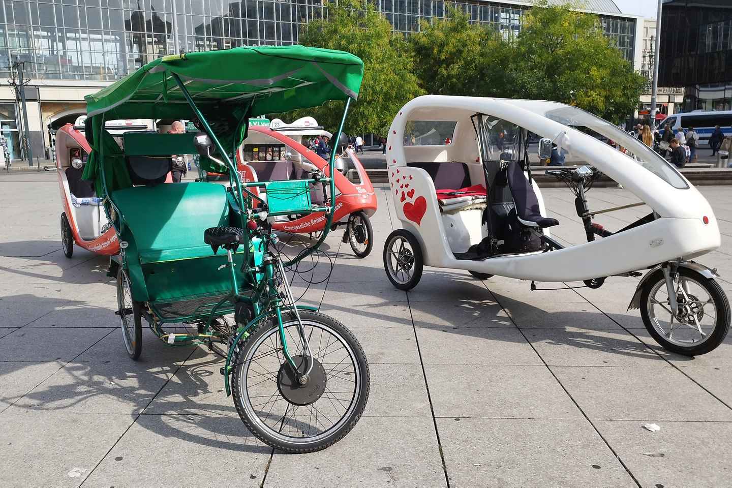 Berlin Rickshaw Cruise Cruise line Ships Start Haubtbahnhof