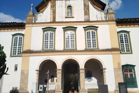Walking Tour of the Bairro da Luz Walking Tour of the Luz District