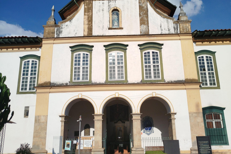 Walking Tour of the Bairro da Luz Walking Tour of the Luz District
