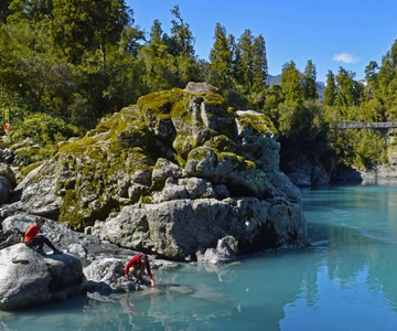 From Queenstown: 2-Day Tour to Christchurch via Franz Josef