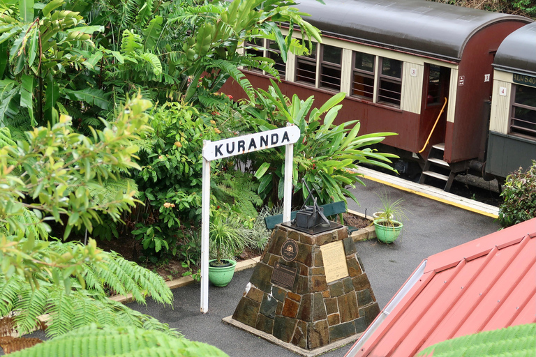 Cairns : Visite en petit groupe de Kuranda via Scenic Rail et Skyrail