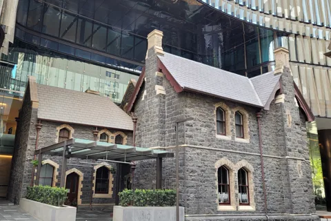Icons of Melbourne Walking Tour