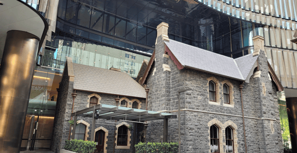 Melbourne: Icons Walking Tour with Coffee