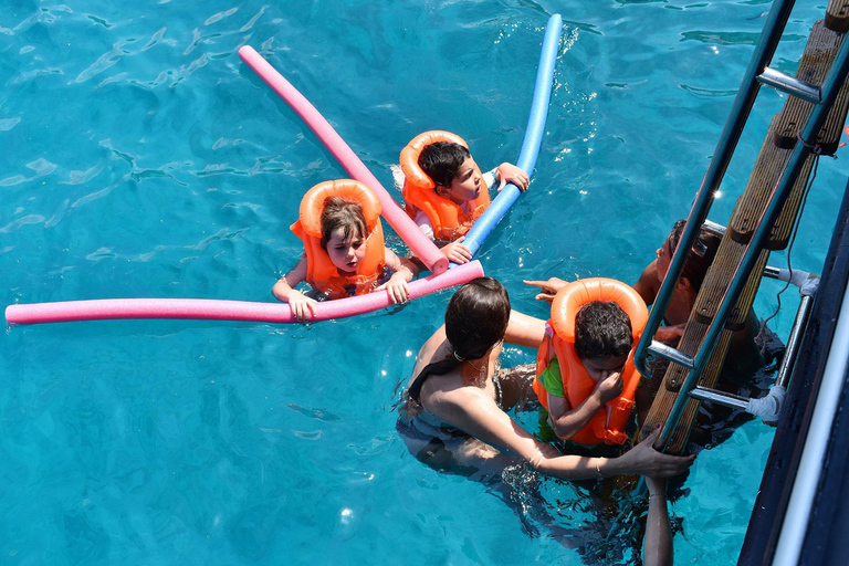 Athens: 5-Hour Swimming Cruise with Lunch & Drinks