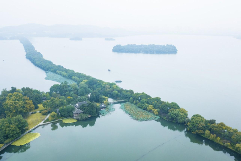 From Shanghai: West Lake Hiking Day Trip with Longjing Tea private tour option
