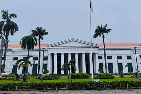 Jakarta: 6-Day Private Tour Yogyakarta, Mount Bromo and Ijen