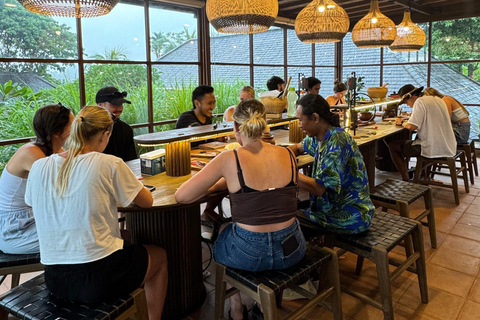 Ubud: Silversmyckeskurs med tillgång till pool