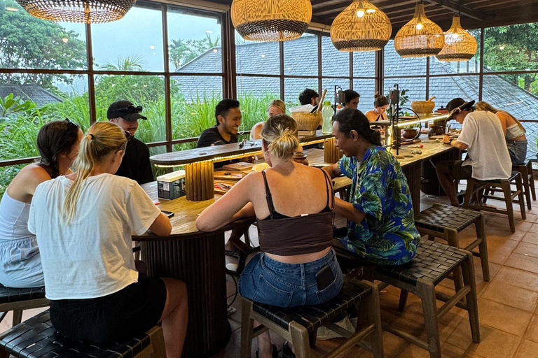 Ubud: Silversmyckeskurs med tillgång till pool