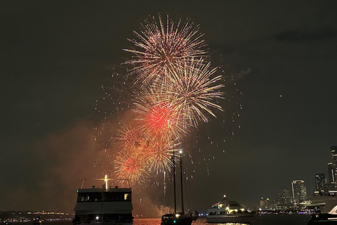 Miami: New Years Eve Fireworks Cruise on Biscayne Bay