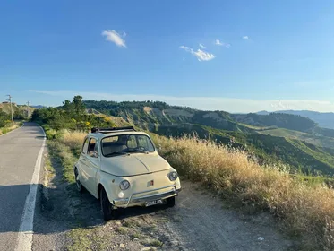 Fiat 500: Geführte Tour auf den Hügeln von Bologna Fiat 500: Geführte Tour auf den Hügeln von Bologna