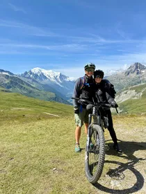 Courmayeur: E-Bike-Tour im Val Ferret hinauf zum Rifugio Elena Courmayeur: E-Bike-Tour im Val Ferret hinauf zum Rifugio Elena