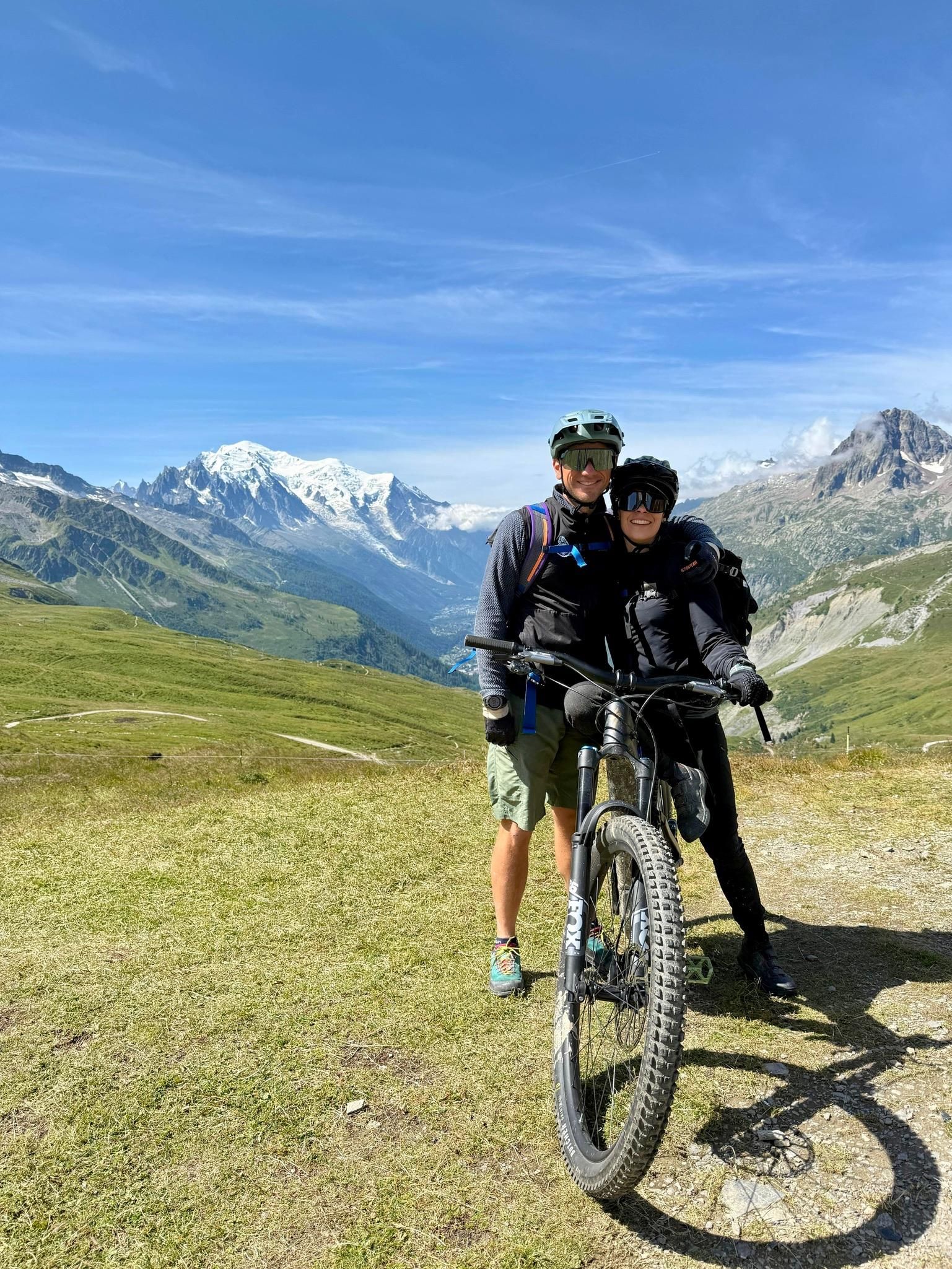 Courmayeur: E-Bike-Tour im Val Ferret hinauf zum Rifugio Elena