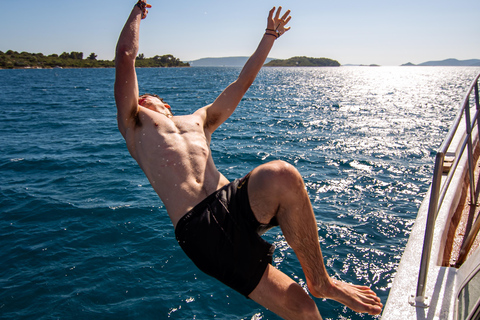Dubrovnik: Sunset Boat Party with DJ & Blue Lagoon Swim Stop