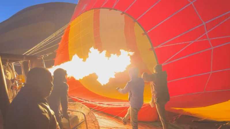 Dubai: Heißluftballon mit Kamel-, ATV- und Pferderitt-Optionen