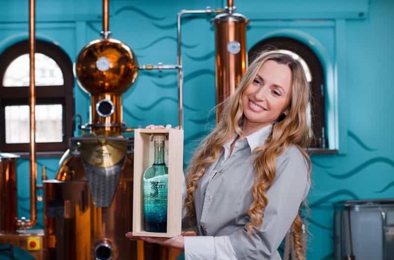Sopot: Gin Distillery Tour and Dinner At Wieloryb Restaurant