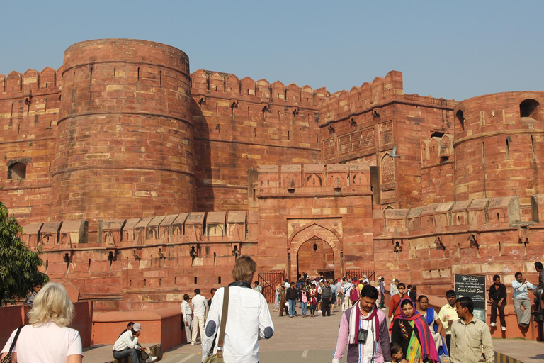 Delhi to Agra: Overnight Car Tour Including the Taj Mahal