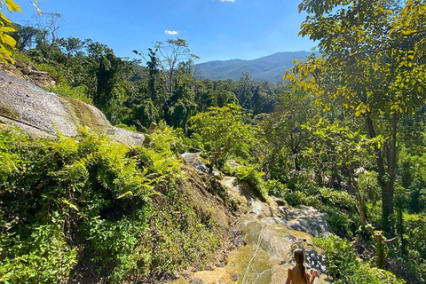 Enjoy Sticky Waterfall &amp; Chet Si Fountain National Park