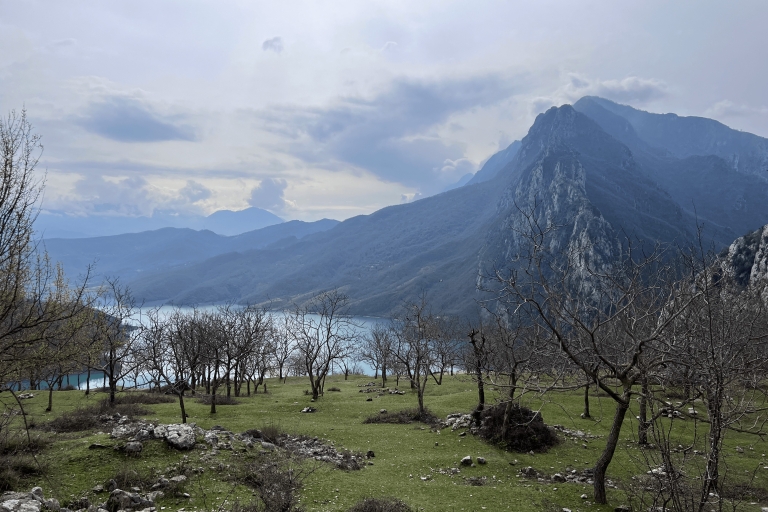 Depuis Tirana : Excursion d'une journée au lac Bovilla et à la montagne Gamti