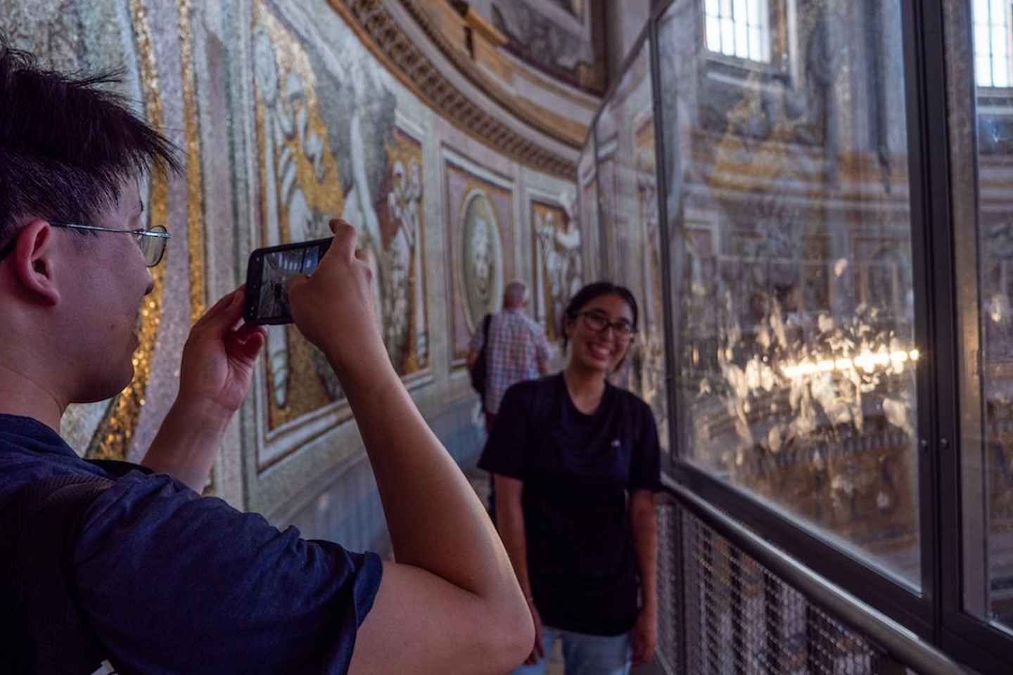 圣彼得大教堂深度游：登顶圆顶与探索教皇墓穴