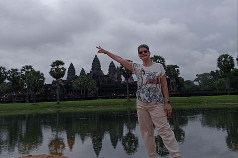 2-Day Phnom Penh to Siem Reap Tour with Angkor Wat Sunrise
