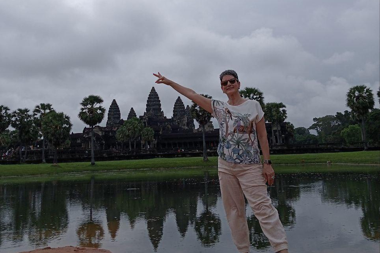 2-Day Phnom Penh to Siem Reap Tour with Angkor Wat Sunrise