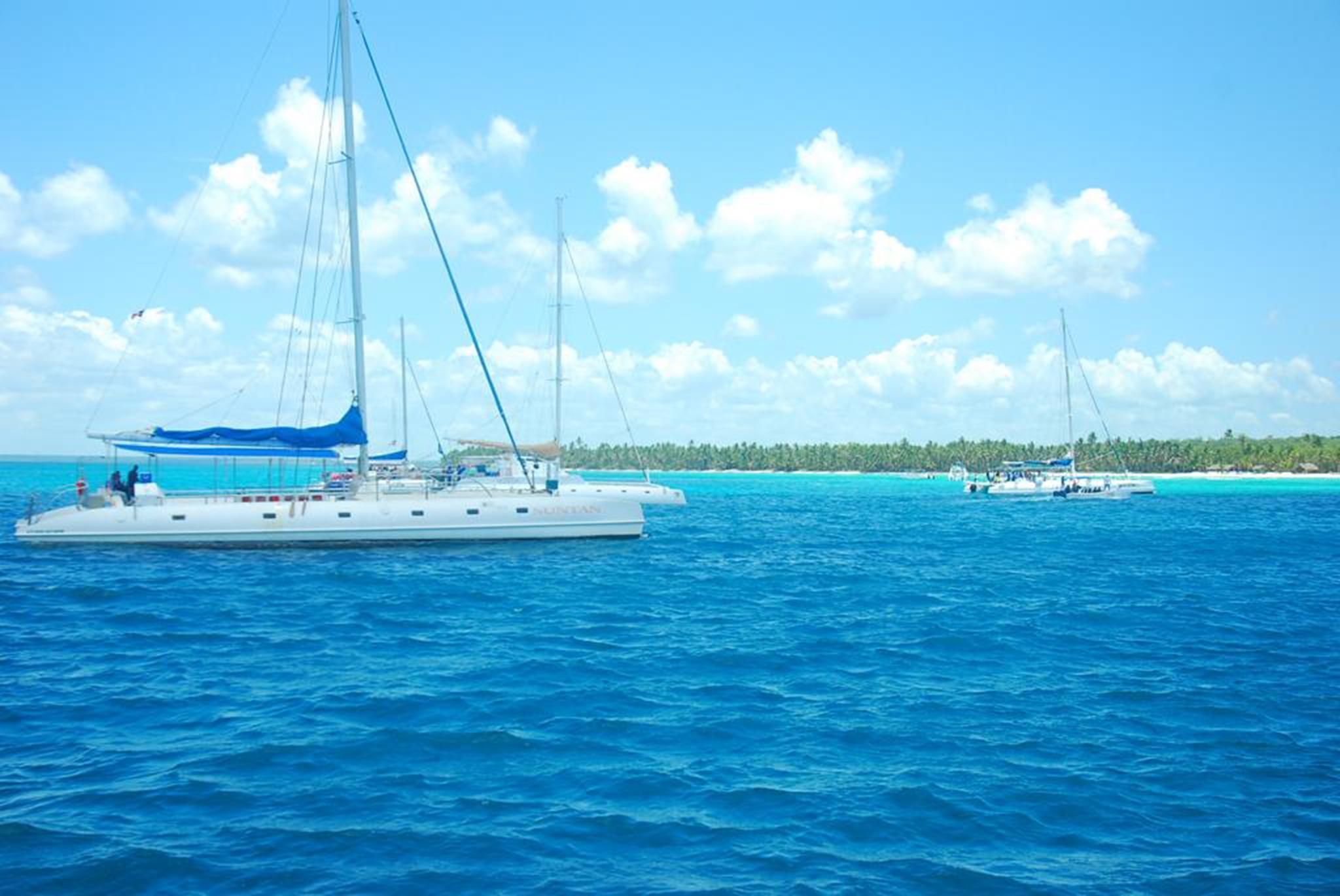 Boca Chica: Ganztagestour zur Insel Saona mit Katamaranfahrt