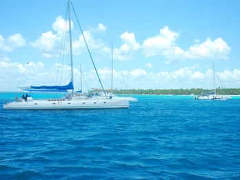 Boca Chica: Saona Island Full-Day Tour with Catamaran Ride