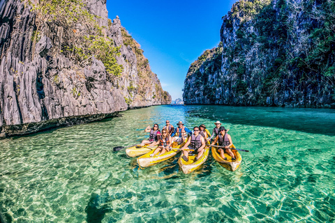 El Nido: Island-Hopping Shared Boat Tour with Drone Shots